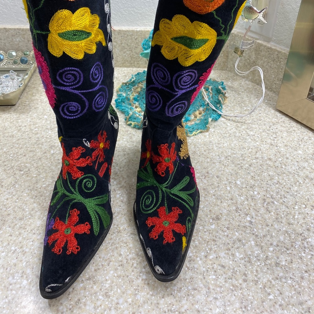 Artemis Embroidered Boots
